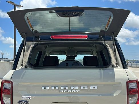 Used 2024 Ford Bronco Sport Outer Banks w/ Tech Package AWD/4WD image 33