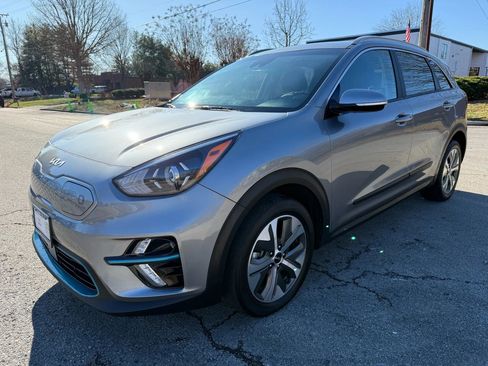 Used 2022 Kia Niro EX w/ Cold Weather Package image 8