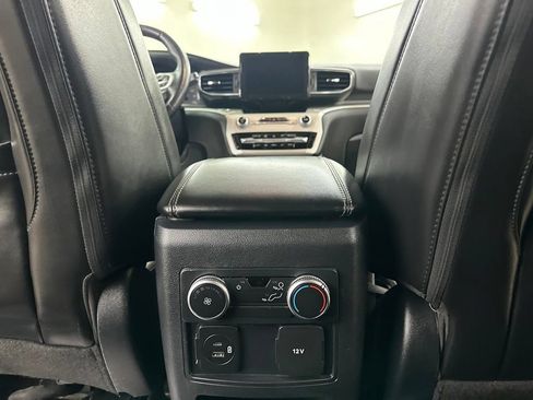 Used 2021 Ford Explorer XLT w/ Equipment Group 202A AWD/4WD image 26