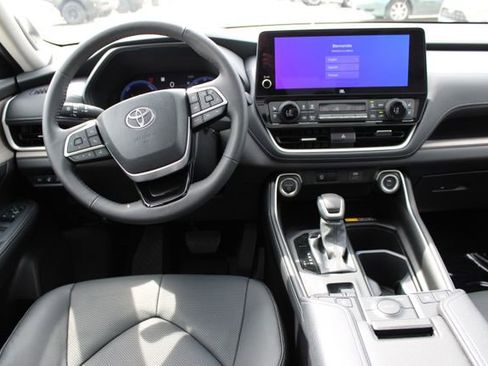 Used 2025 Toyota Grand Highlander AWD Hybrid image 11