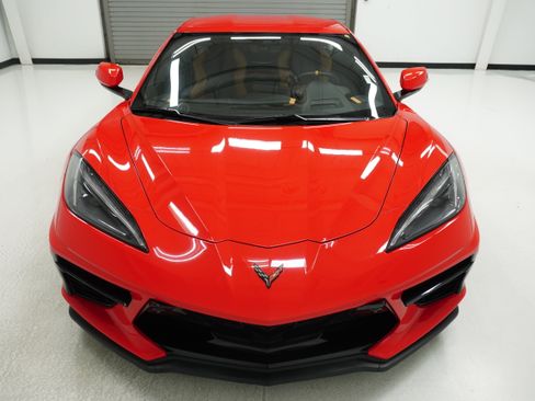 Used 2022 Chevrolet Corvette Stingray Preferred Cpe w/ Z51 Performance Package RWD image 2