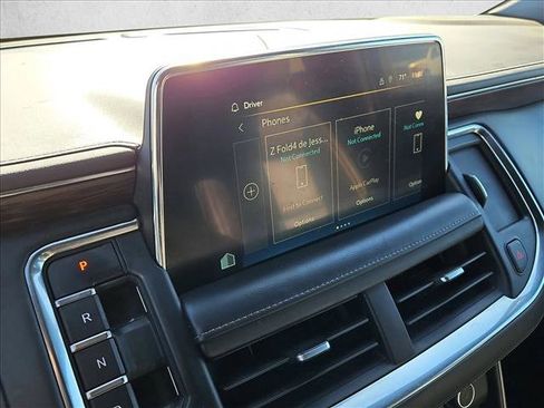 Used 2022 Chevrolet Suburban Z71 image 12