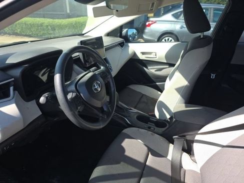 Used 2023 Toyota Corolla SE w/ SE Premium Package FWD image 8