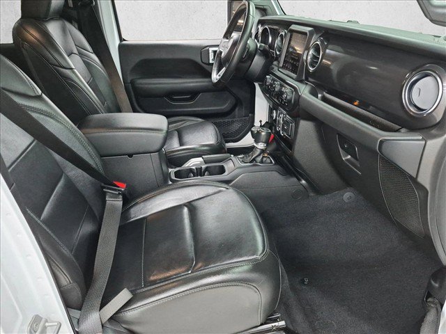 Used 2022 Jeep Wrangler Unlimited Sahara AWD/4WD image 19