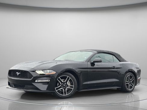 Used 2020 Ford Mustang Premium image 2