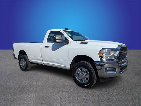 Used 2024 RAM 2500 Tradesman w/ Chrome Appearance Group image 7