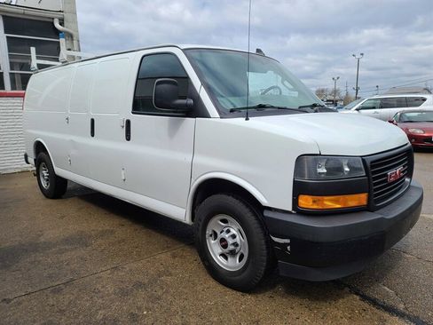 Used 2018 GMC Savana 2500 Extended w/ Driver Convenience Package image 4