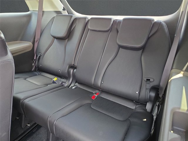 Used 2025 Kia Carnival FWD image 11