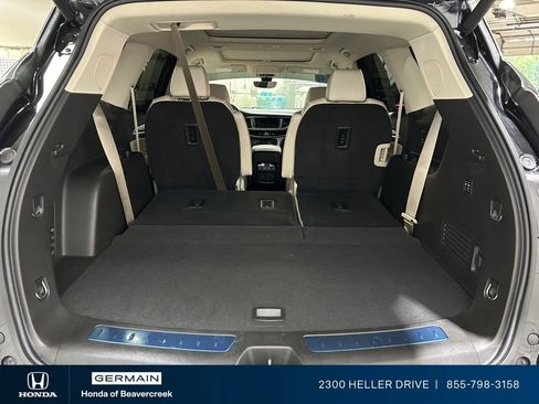 Used 2024 Buick Enclave Avenir w/ Avenir Technology Package FWD image 32