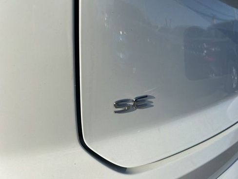 Used 2025 Volkswagen Atlas Cross Sport SE image 5