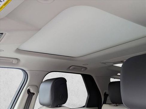 New 2026 Land Rover Discovery Limited Edition AWD/4WD image 15