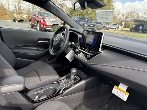 New 2025 Toyota Corolla Hatchback image 33