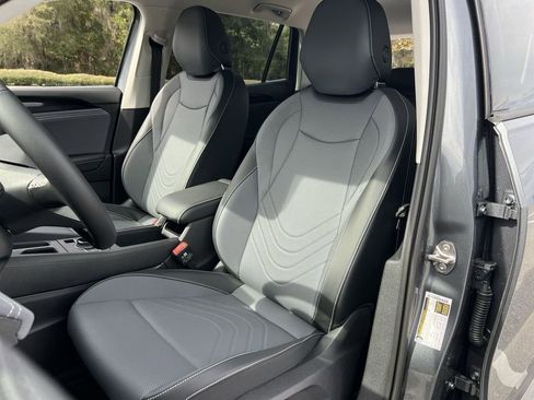 New 2026 Volkswagen Tiguan SE image 11