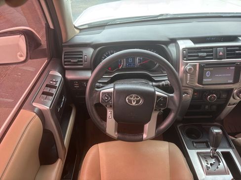 Used 2019 Toyota 4Runner SR5 Premium RWD image 2