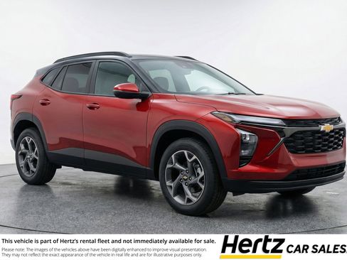 Used 2025 Chevrolet Trax LT w/ LT Convenience Package FWD image 1