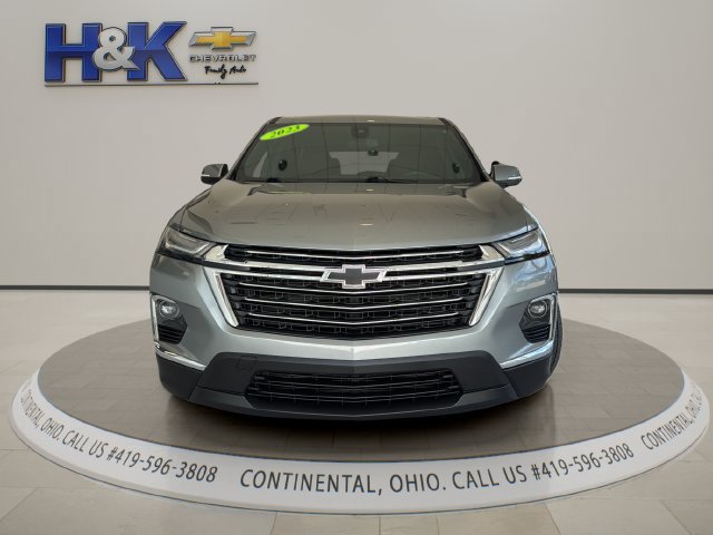 Used 2023 Chevrolet Traverse LT FWD image 2