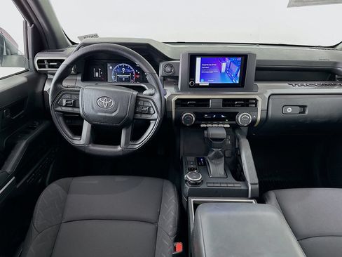 Certified 2025 Toyota Tacoma SR5 AWD/4WD image 21