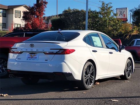 New 2026 Toyota Camry Hybrid image 5