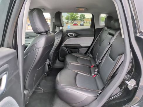 Used 2022 Jeep Compass Latitude AWD/4WD image 12