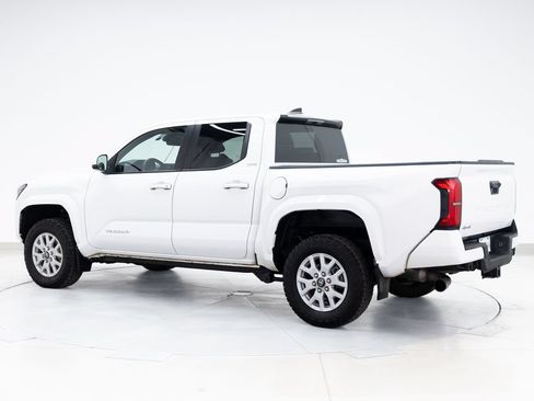 Used 2024 Toyota Tacoma SR5 AWD/4WD image 6