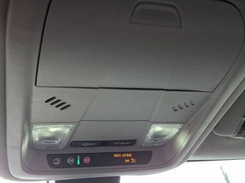 Used 2024 Chevrolet Equinox LT image 32