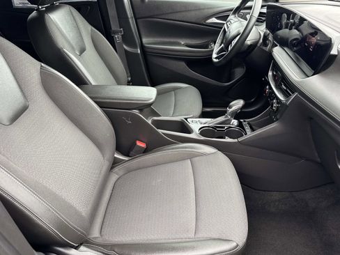 Used 2025 Buick Encore GX Preferred image 26