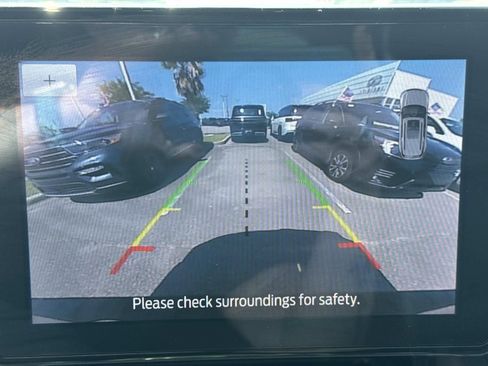 Used 2022 Ford Explorer XLT w/ Equipment Group 202A AWD/4WD image 27