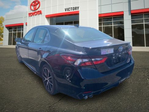 Used 2023 Toyota Camry SE FWD image 4