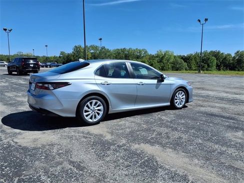 Used 2023 Toyota Camry LE image 9