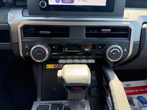 Used 2025 Toyota 4Runner TRD Off-Road AWD/4WD image 12