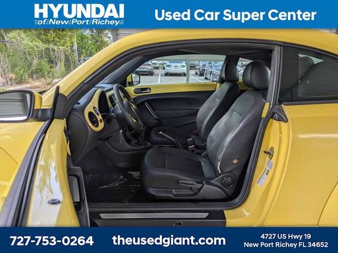Used 2012 Volkswagen Beetle 2.5 FWD image 17