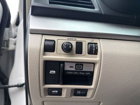 Used 2013 Subaru Legacy 2.5i Premium image 17