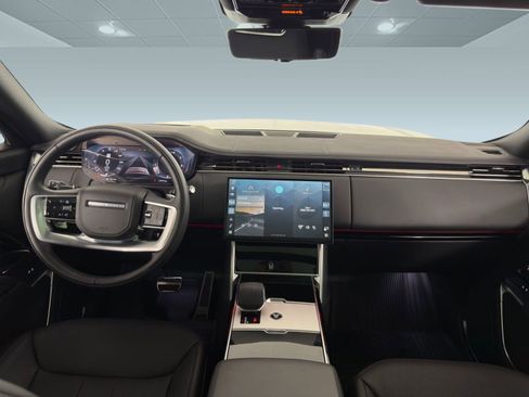 Used 2025 Land Rover Range Rover Long Wheelbase SE image 15