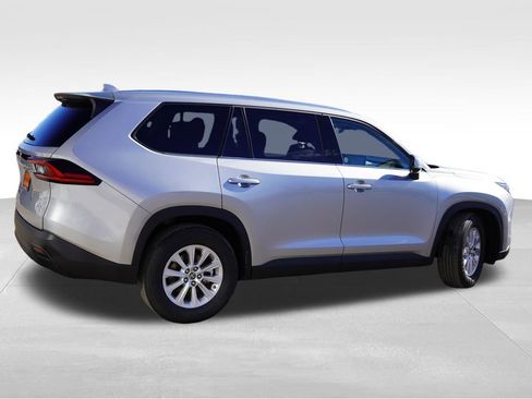 Used 2025 Toyota Grand Highlander AWD image 4