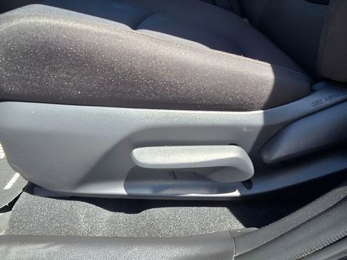 Used 2025 Toyota RAV4 LE AWD/4WD image 24