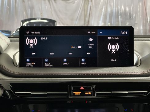 Used 2023 Acura MDX A-Spec image 18