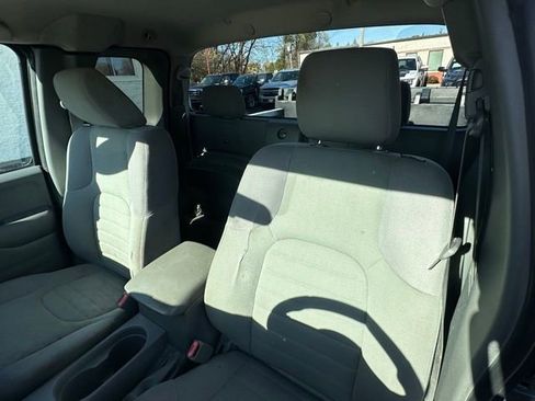 Used 2016 Nissan Frontier S image 2