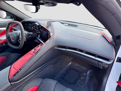 Used 2024 Chevrolet Corvette Stingray Preferred Cpe w/ Z51 Performance Package RWD image 13