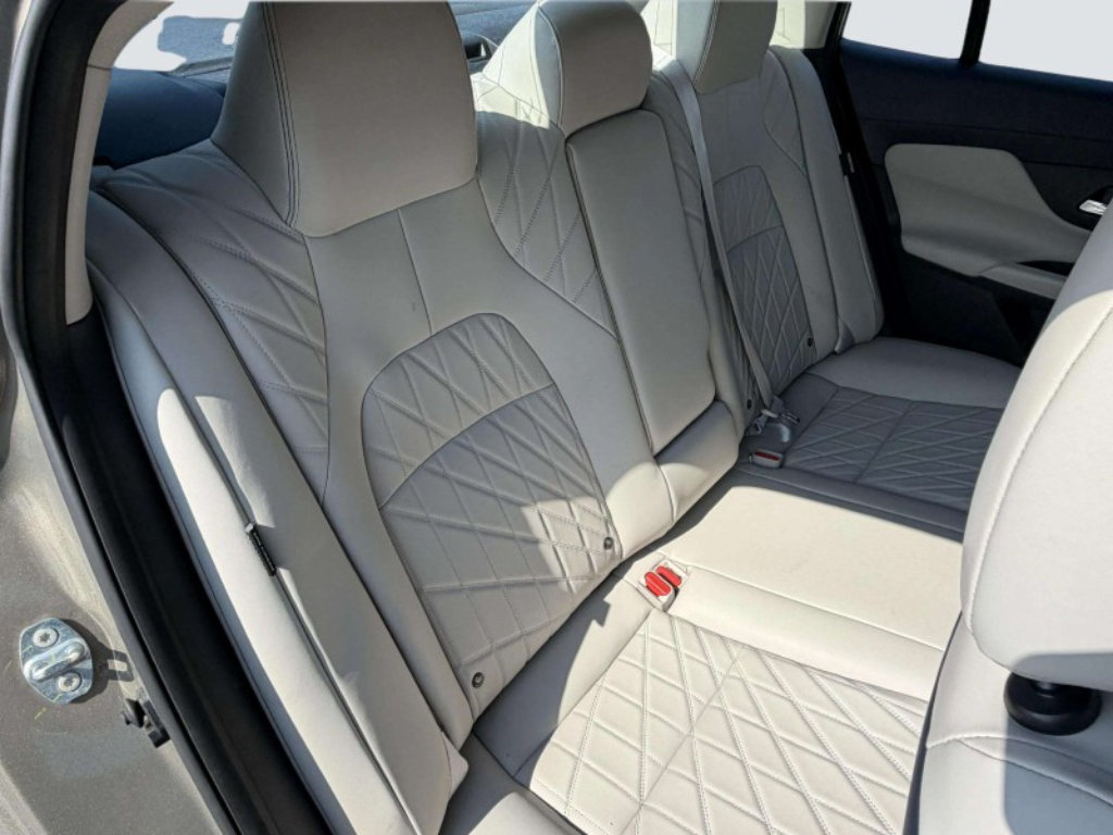 Used 2026 Nissan Sentra SL w/ Floor Mat Package FWD image 23