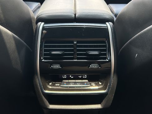 Used 2022 BMW X5 M50i w/ Executive Package AWD/4WD image 19