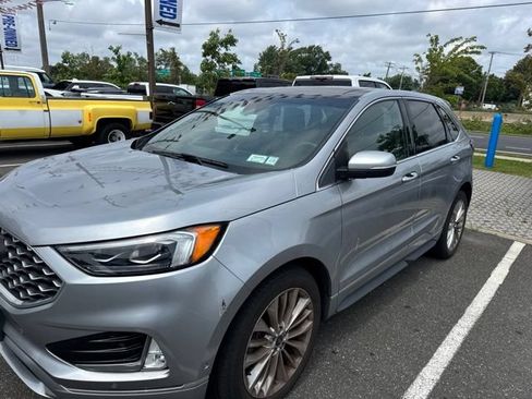Used 2020 Ford Edge Titanium w/ Equipment Group 301A AWD/4WD image 2