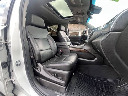 Used 2019 Chevrolet Suburban LT AWD/4WD image 16
