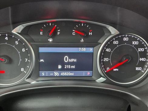 Used 2024 GMC Terrain SLT image 11