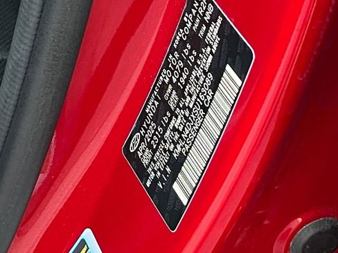 Used 2025 Hyundai Elantra Limited image 32