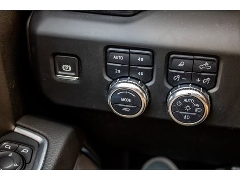 Used 2024 GMC Sierra 1500 Denali image 42
