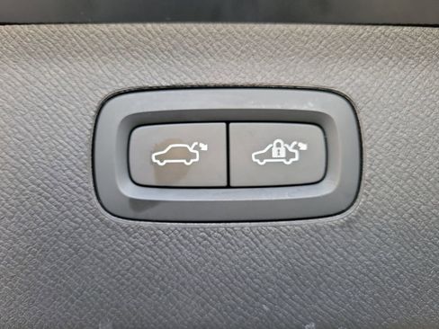 Used 2023 Volvo XC90 T8 Ultimate w/ Lounge Package AWD/4WD image 11