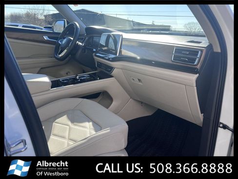 Used 2025 Volkswagen Atlas SE image 20