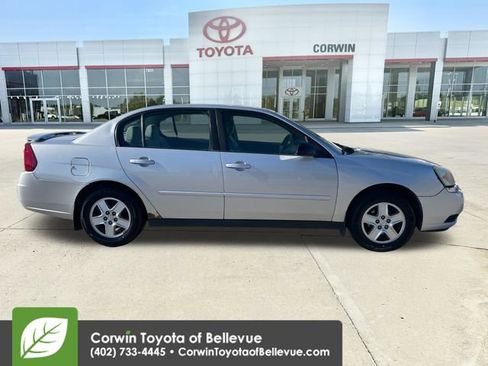 Used 2005 Chevrolet Malibu LS w/ Preferred Equipment Group FWD image 6