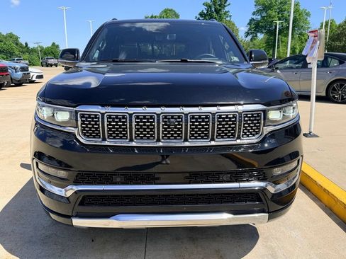 Used 2022 Jeep Grand Wagoneer Series III w/ Rear Seat Video Group 1 AWD/4WD image 2