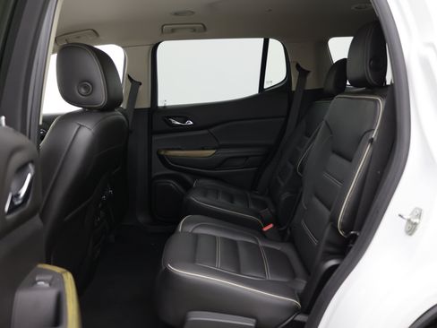 Used 2019 GMC Acadia Denali AWD/4WD image 30